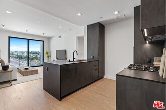 Building Photo - 3688 Overland Ave