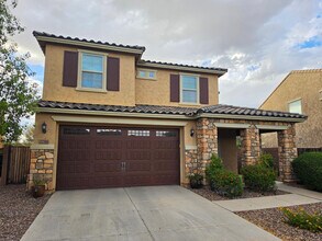 Building Photo - 2756 E Hickory St