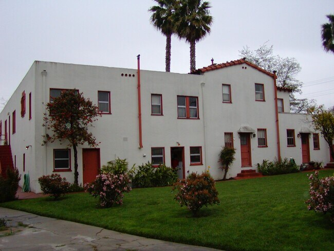 Building Photo - 684 Dutton Ave