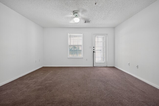 Foto del edificio - Wildwood Trails Apartments