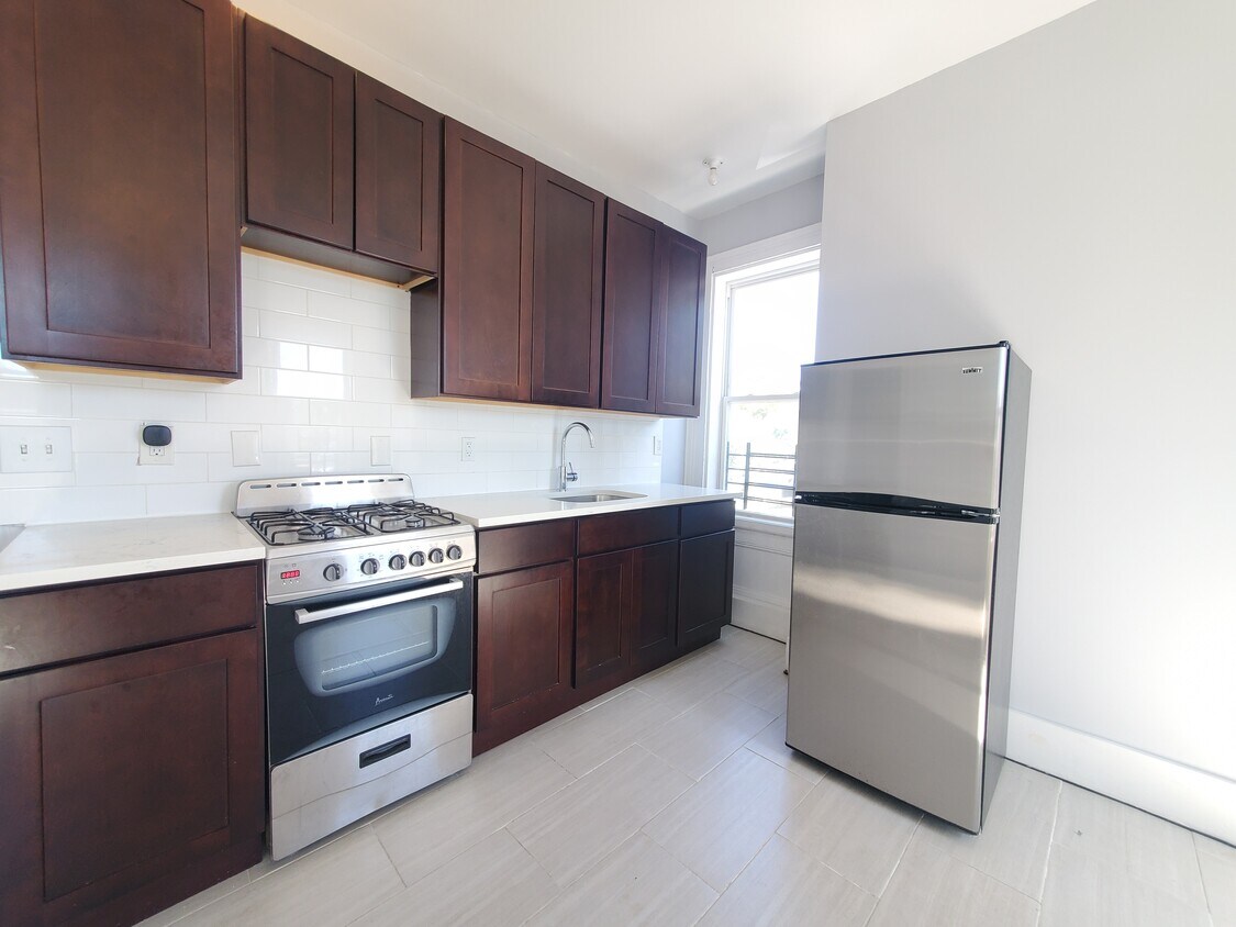 Primary Photo - 148 Ocean Ave