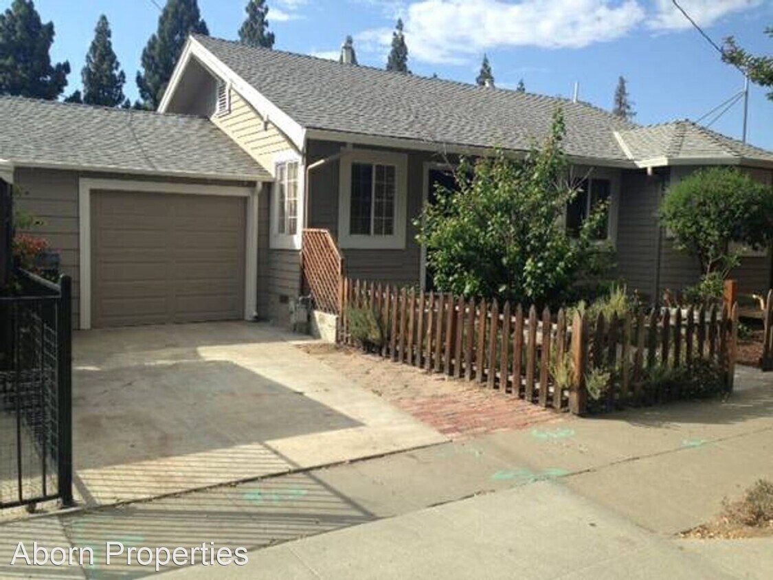 Primary Photo - 2 br, 1 bath House - 515 Martha Street