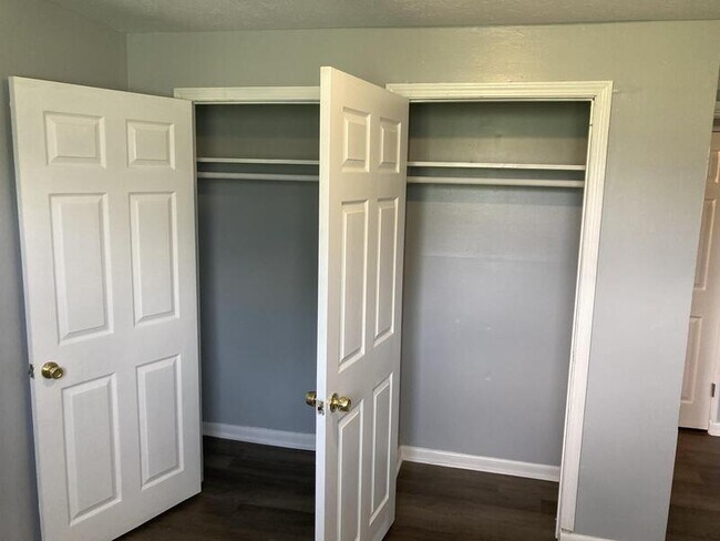 Building Photo - 4903 Saddlebrook Ln