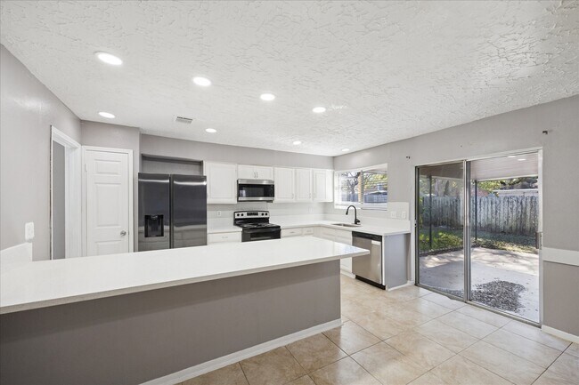 Building Photo - 16811 Forthloch Ct