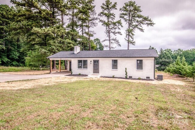 Building Photo - 4892 NC-16