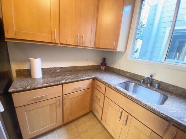 Building Photo - 1 bedroom in San Francisco CA 94117