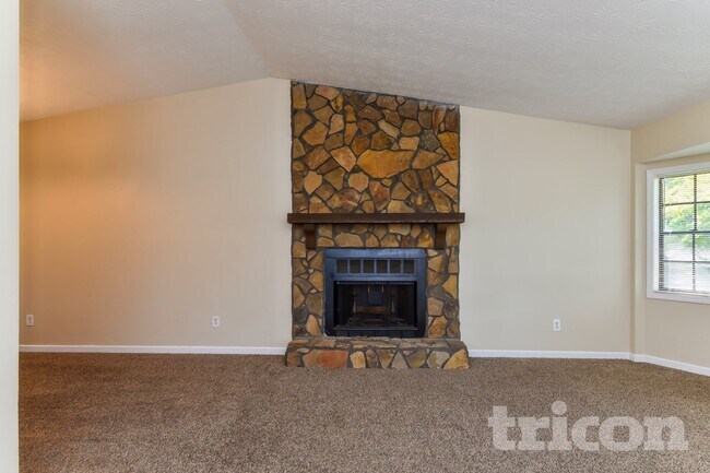 Foto del edificio - 4255 Mountain Glen Trace