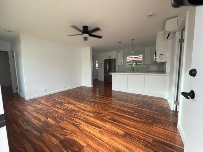 Entrada - 241 Hualani St