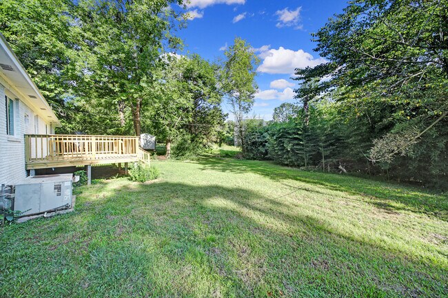 Foto del edificio - 6215 Robinson Church Rd