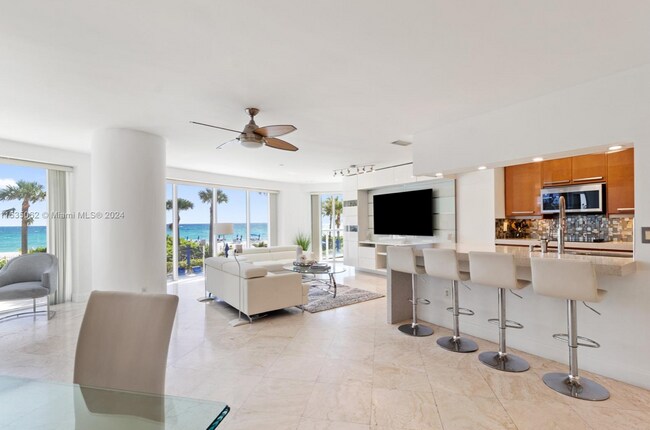 Foto del edificio - 18671 Collins Ave