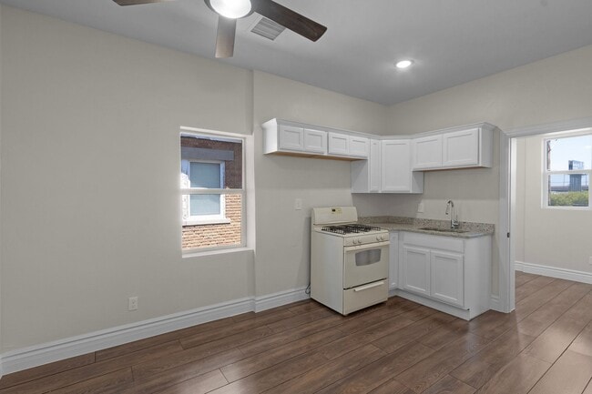 Building Photo - Yandell Unit 3