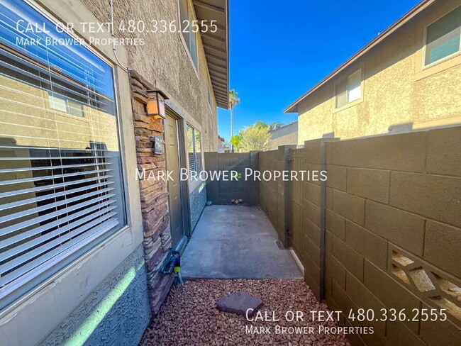 Building Photo - 8547 E Belleview St