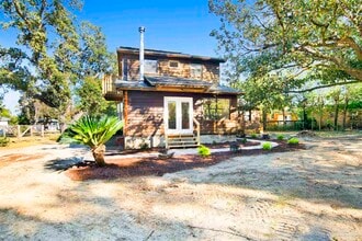 Building Photo - 525 Lakewood Rd