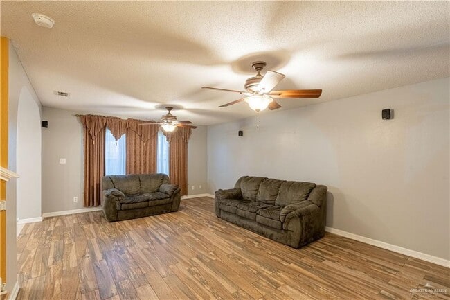 Foto del edificio - 3100 Princeton Ave
