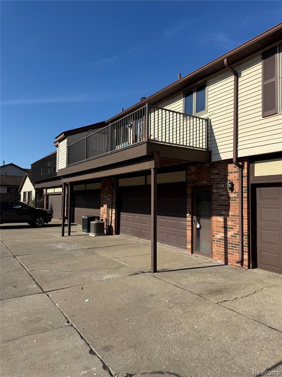 Building Photo - 2346 London Bridge Dr