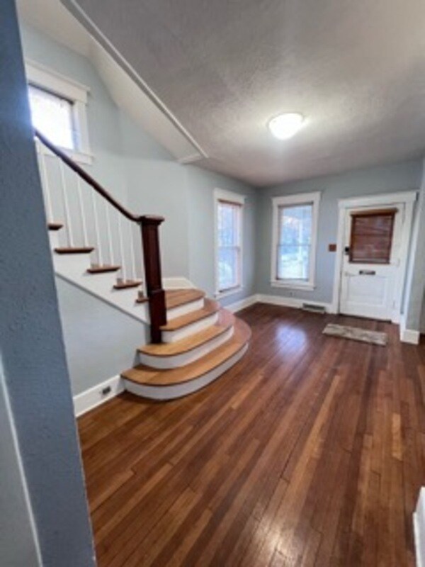 611 W California Ave, Urbana, IL 61801 House for Rent in Urbana, IL