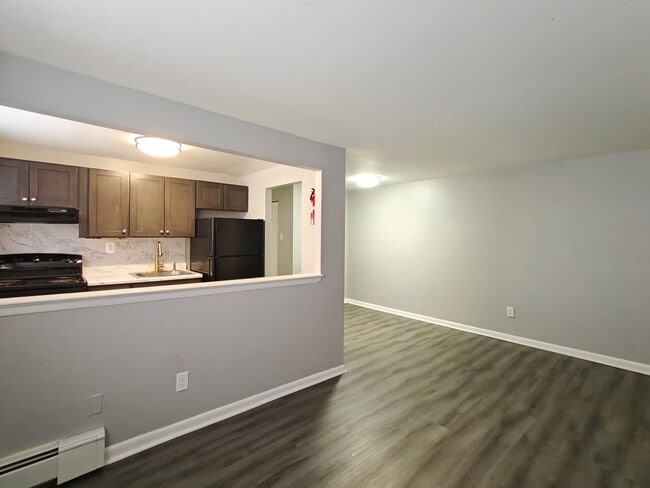 Photo - 308 Main St Apartment