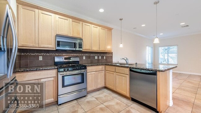 Foto del edificio - 2741 Los Robles Rd