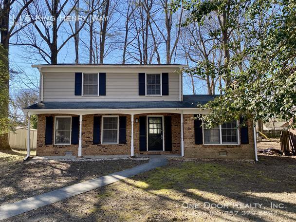 Primary Photo - 115 King Henry Way