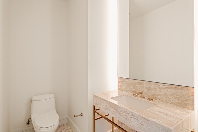 Foto del edificio - 211 Elm Ct