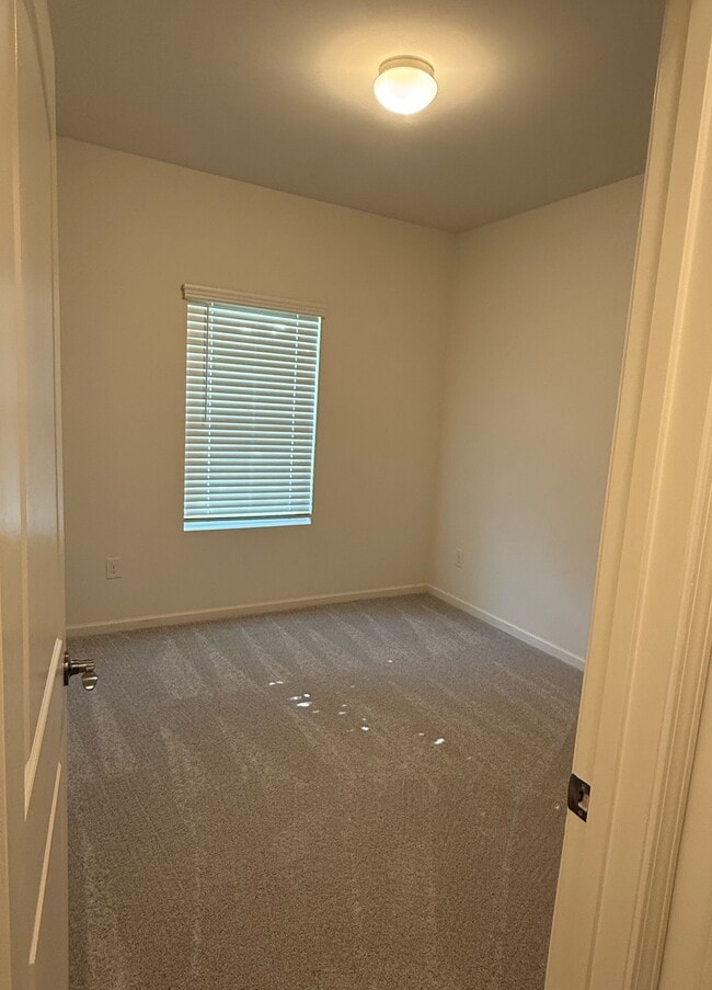 Building Photo - Cinderella Way