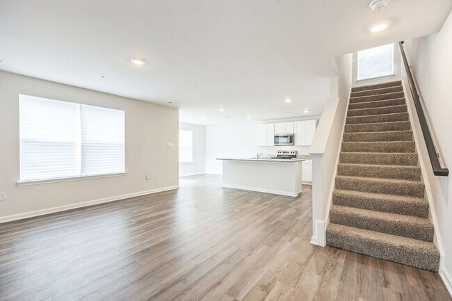 Foto del edificio - 322 Forest Edge Ave