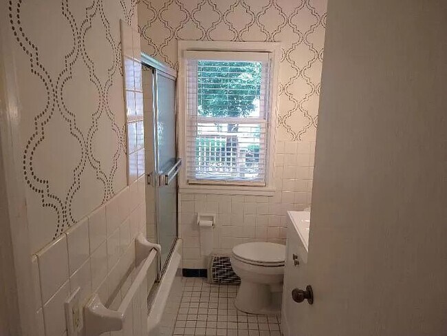 Building Photo - 3 Bedroom 2 Bath Home St. Louis Park