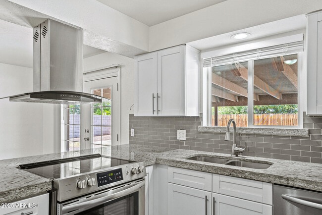 Foto del edificio - 720 E Broadway Ln