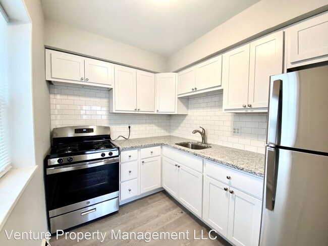 Building Photo - 3140 S Kinnickinnic Ave