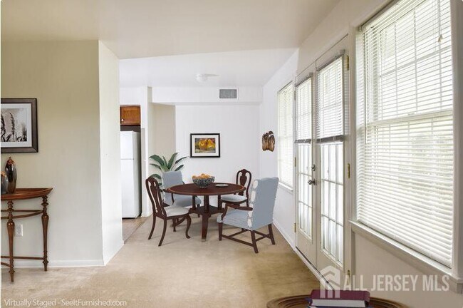 Foto del edificio - 504 Lakeview Terrace