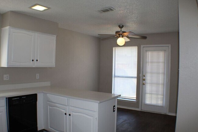 Building Photo - 13233 Fall Manor Dr