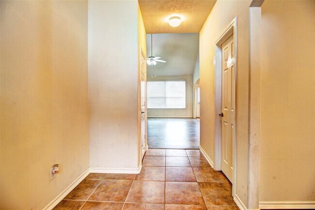 Foto del edificio - 6819 Great Oaks Shadow Dr