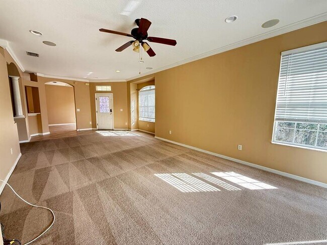 Foto del edificio - 3423 Chapel Creek Cir