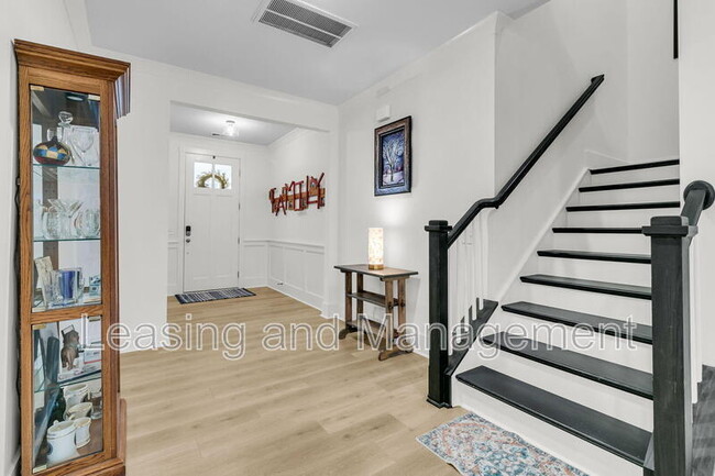 Building Photo - 245 Summer Tanager Dr