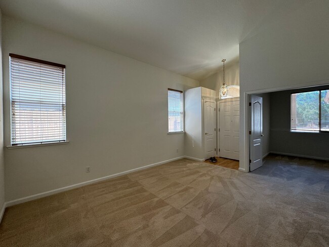 Building Photo - CLEAN AND COZY ONE STORY 3 BED, 2 BATH IN ...