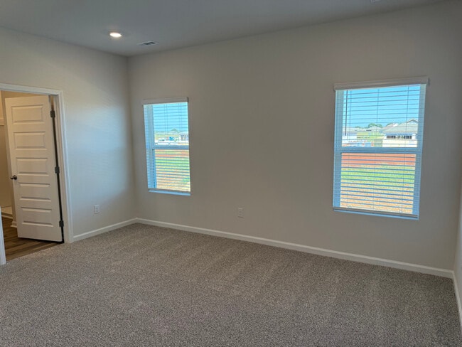 Building Photo - 157 Keller Dr
