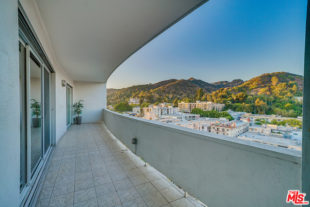 Foto del edificio - 7250 Franklin Ave