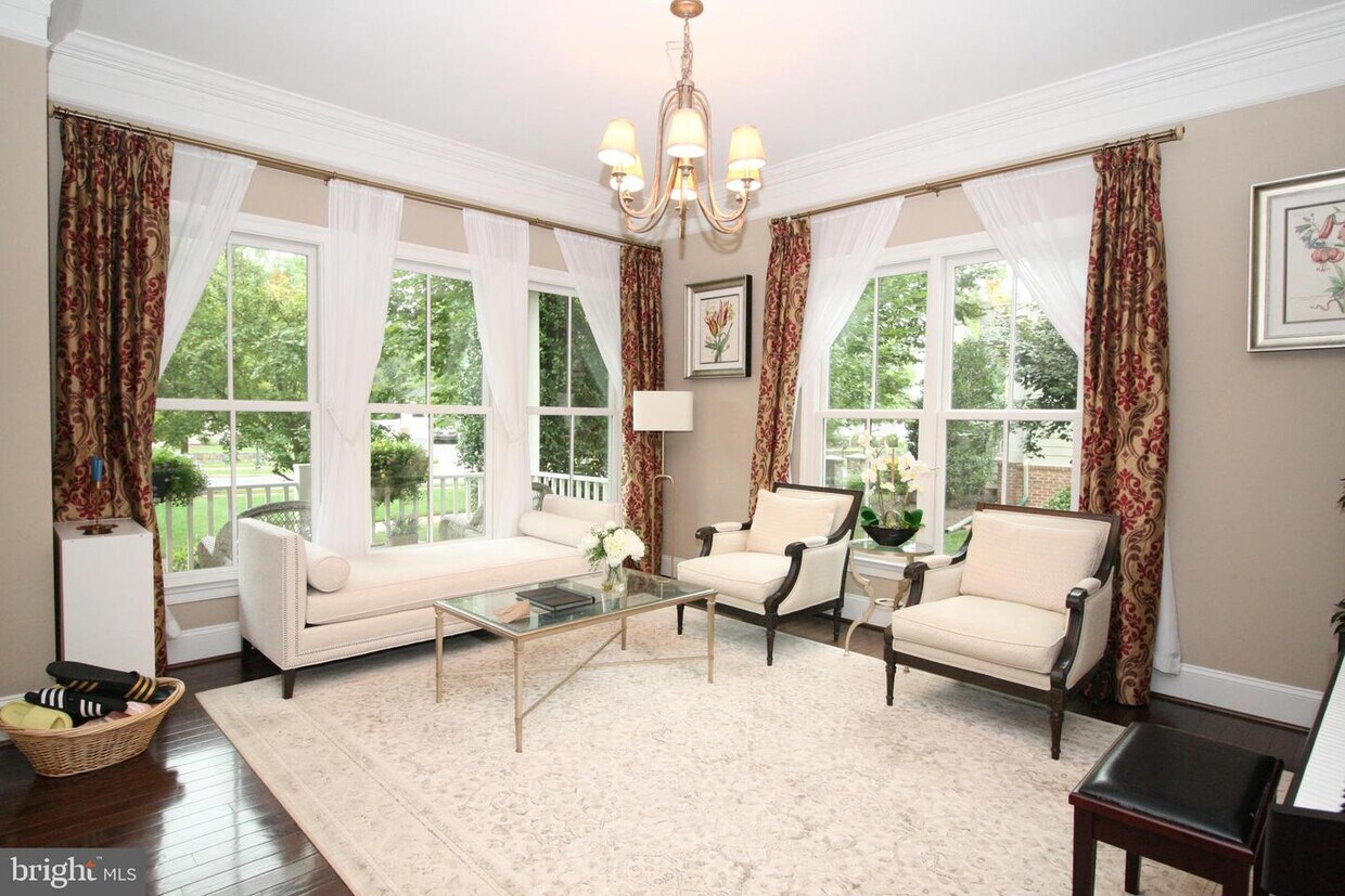 Foto principal - 102 Bullard Cir