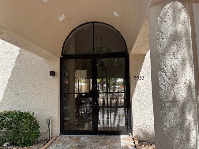 Foto del edificio - 9121 W Sunrise Blvd