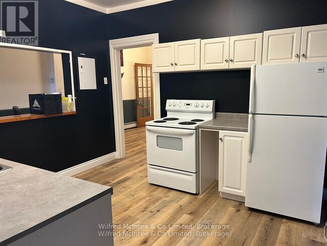 Photo du bâtiment - 216 Durham St E