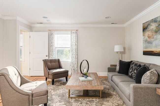 Foto del edificio - 17 Pleasant St