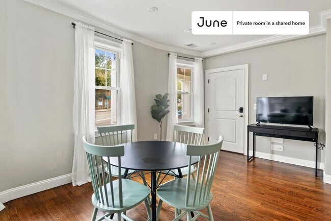 Foto del edificio - Room in Shared 4 bed/1.5 bath home