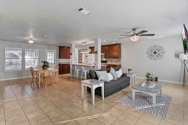 Building Photo - 6816 Whitland