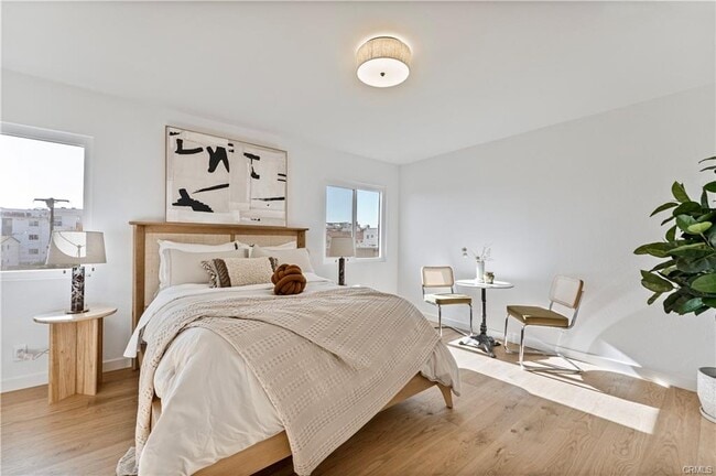 Foto del edificio - 4365 McLaughlin Ave