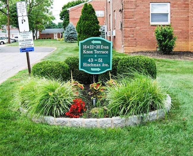 Foto del edificio - 51 Hinchman Ave
