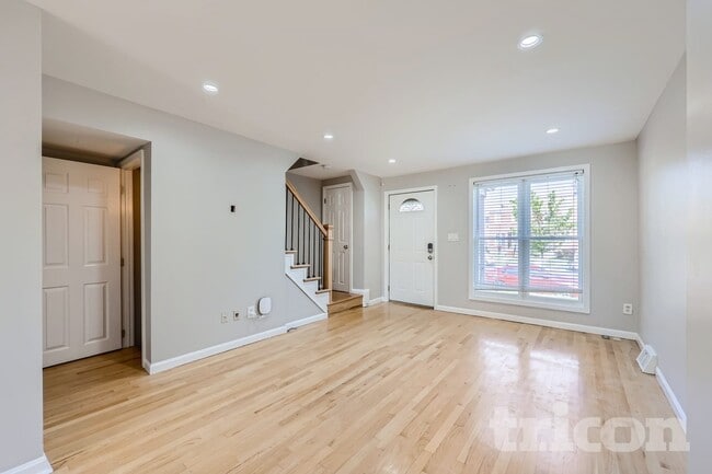 Foto del edificio - 7908 St Monica Dr