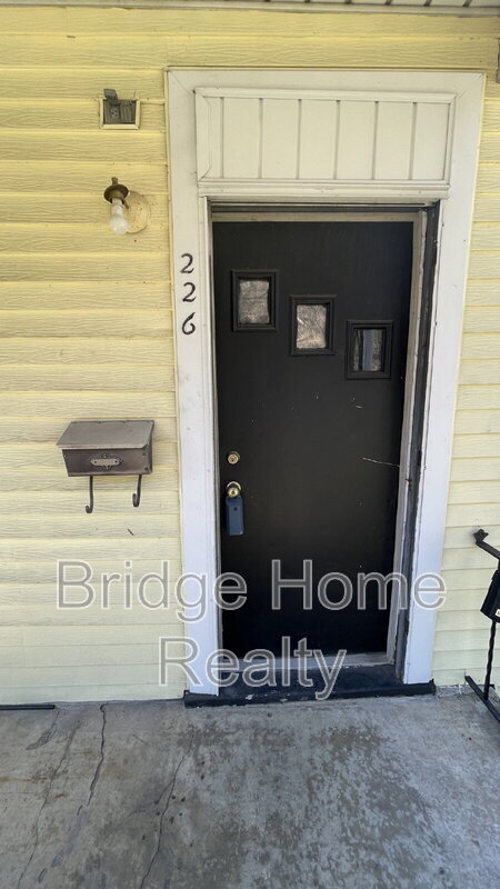 Foto del edificio - 226 Lobinger Ave