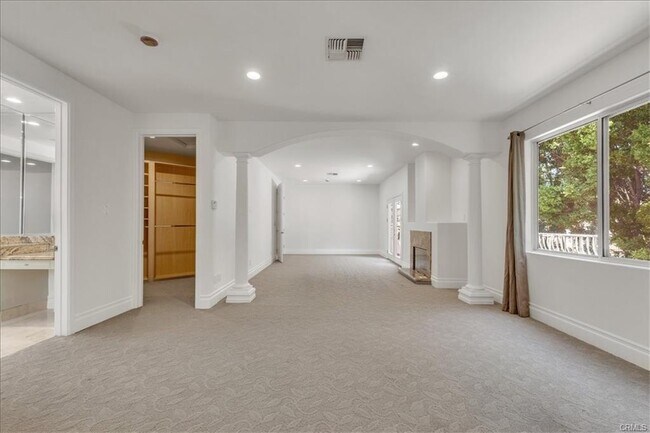Foto del edificio - 5150 Teesdale Ave