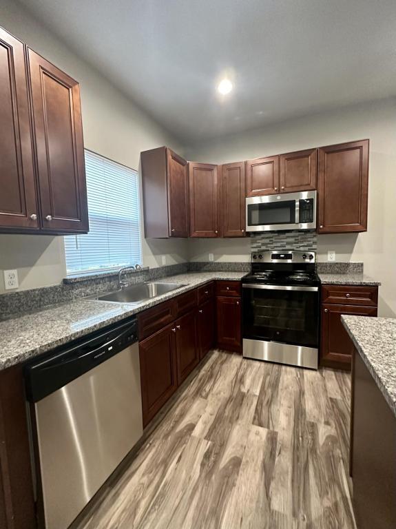 Foto del edificio - 1110 Tennison Rd