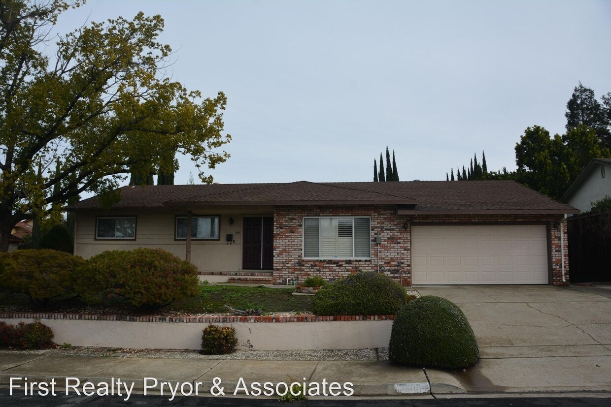 Primary Photo - 3 br, 2 bath House - 3901 Rimrock Drive